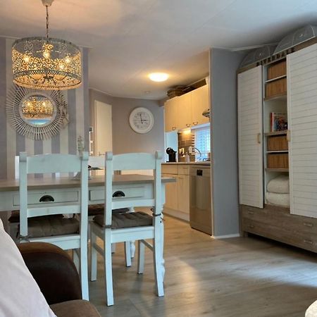 Luxe Chalet Met Prachtig Terras Op De Veluwe , Veel Privacy Hoenderloo Bagian luar foto