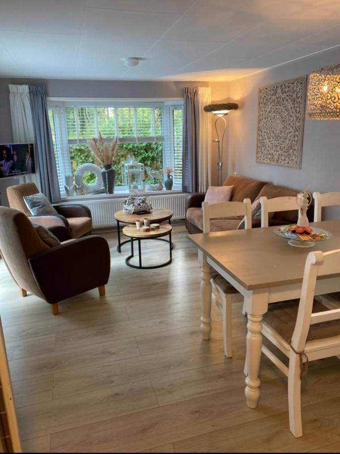 Luxe Chalet Met Prachtig Terras Op De Veluwe , Veel Privacy Hoenderloo Bagian luar foto
