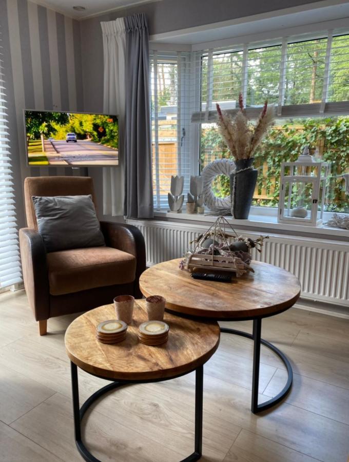 Luxe Chalet Met Prachtig Terras Op De Veluwe , Veel Privacy Hoenderloo Bagian luar foto